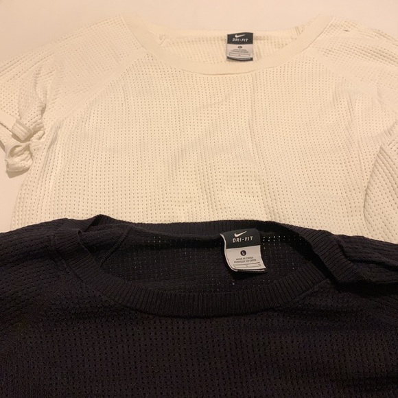 2 for 1 Nike bundle black and white shirts - Picture 4 of 6